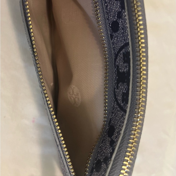 Women’s navy wristlet - Picture 4 of 6